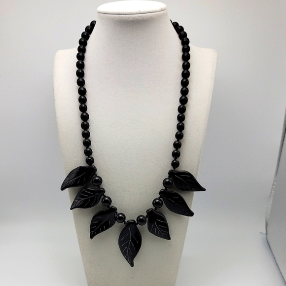 Vintage Black Onyx Leaf Necklace Natural Gemstone Hand Carved Knotted 19" - Picture 3 of 10